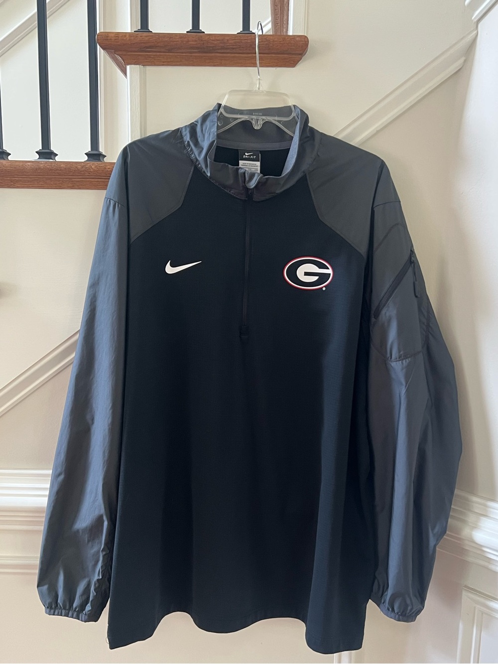 Nike Black & Charcoal Georgia Bulldogs Quarter-Zip Windbreaker